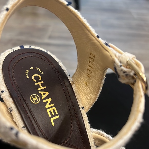 Stunning Chanel Tweed Sandals ❤️ - Picture 3 of 6